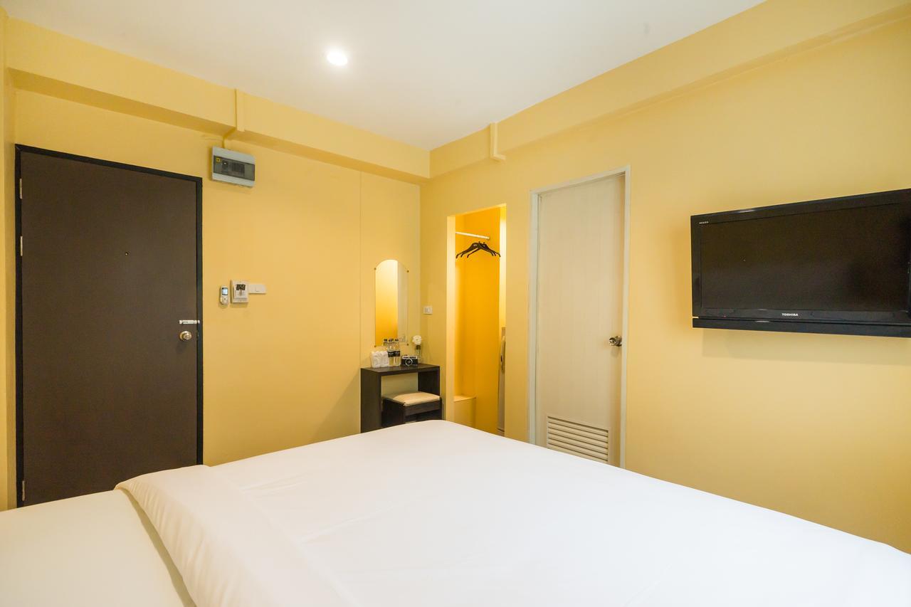 The Corner Ratchada Hotel Bangkok Exterior photo